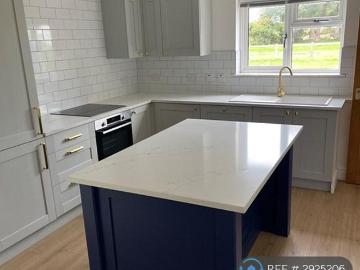 2 bedroom semi detached house to rent