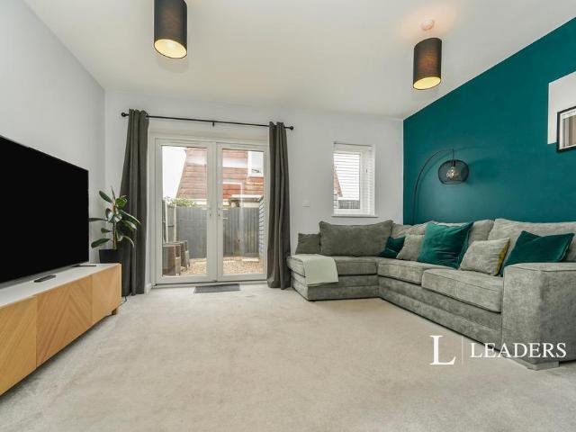 2 bedroom semi detached house to rent