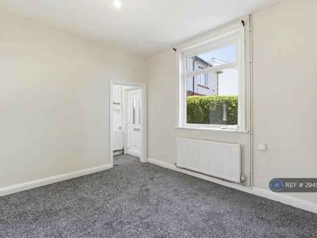 2 bedroom semi detached house to rent