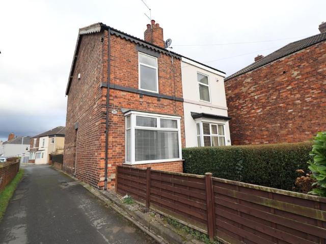 2 bedroom semi detached house to rent
