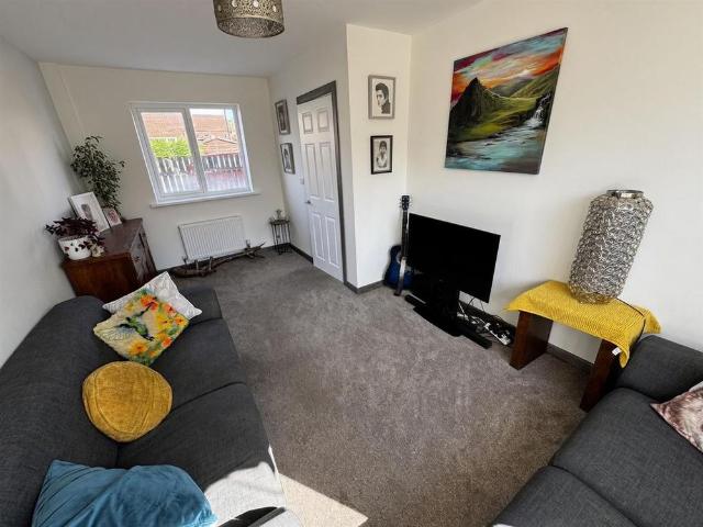 2 bedroom semi detached house to rent
