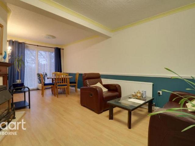 2 bedroom semi detached house to rent