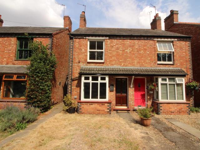 2 bedroom semi detached house to rent