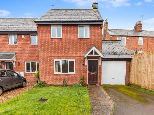 2 bedroom semi detached house to rent