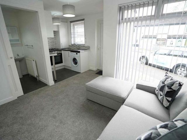 2 bedroom semi detached house to rent