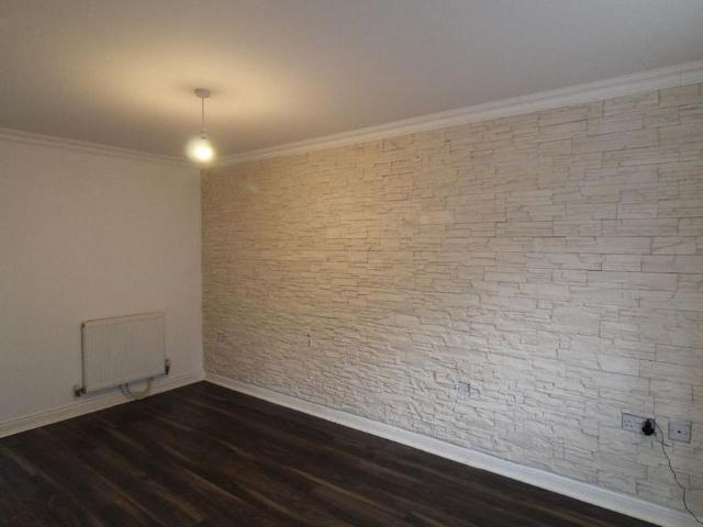 2 bedroom semi detached house to rent