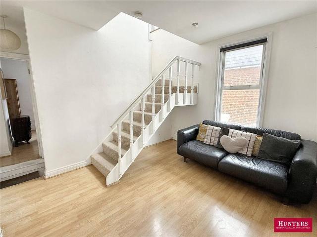 2 bedroom semi detached house to rent