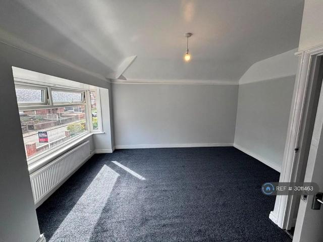 2 bedroom semi detached house to rent