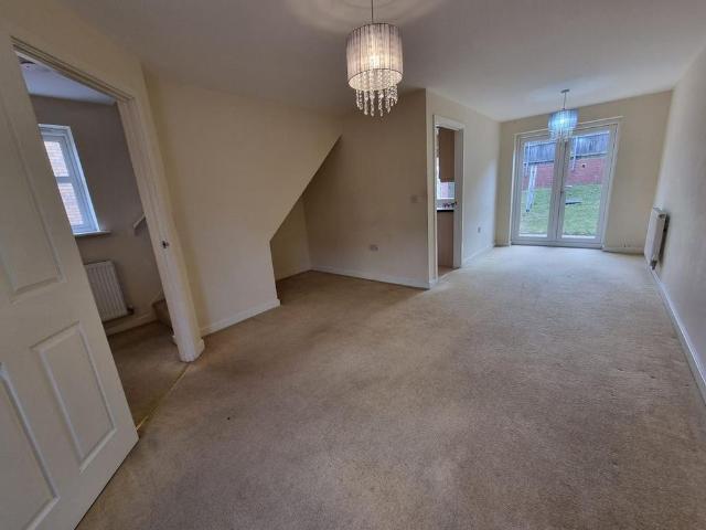 2 bedroom semi detached house to rent