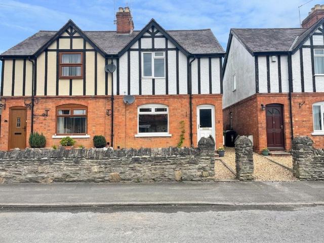 2 bedroom semi detached house to rent