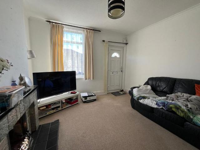 2 bedroom semi detached house to rent