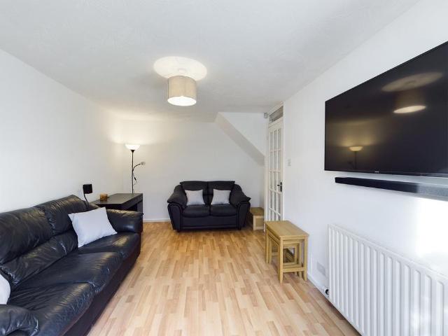 2 bedroom semi detached house to rent