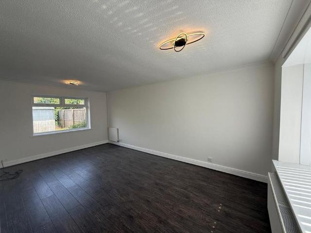 2 bedroom semi detached house to rent