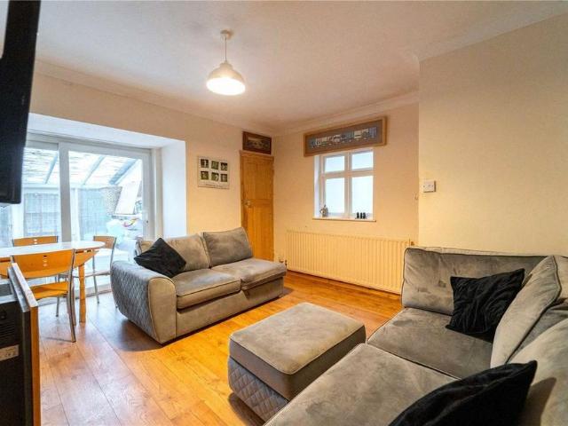 2 bedroom semi detached house to rent