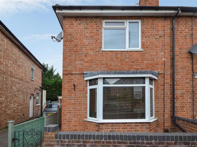 2 bedroom semi detached house to rent