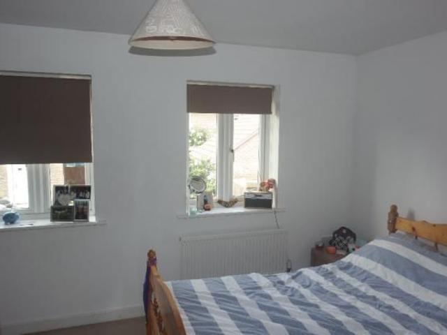 2 bedroom semi detached house to rent