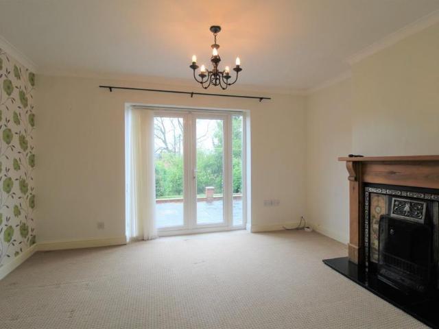 2 bedroom semi detached house to rent