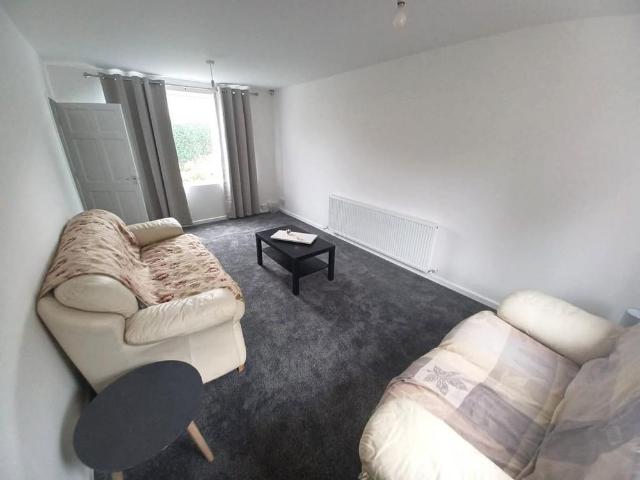 2 bedroom semi detached house to rent
