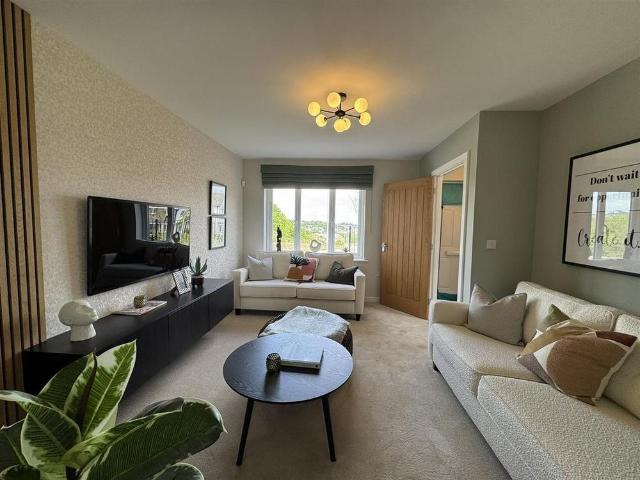 2 bedroom semi detached house to rent
