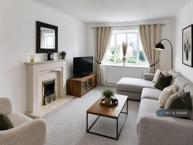 2 bedroom semi detached house to rent