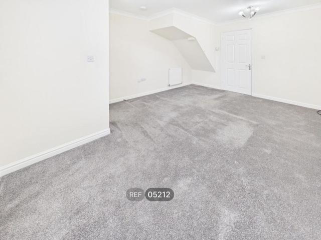 2 bedroom semi detached house to rent