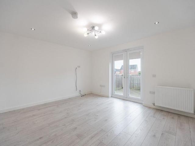 2 bedroom semi detached house to rent