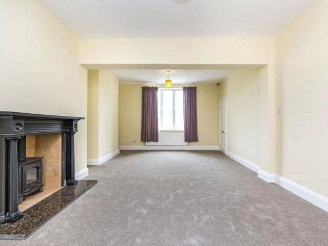 2 bedroom semi detached house to rent
