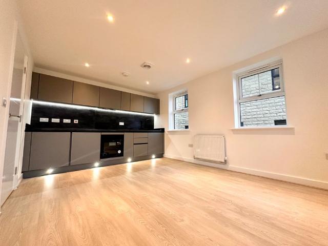 2 bedroom semi detached house to rent