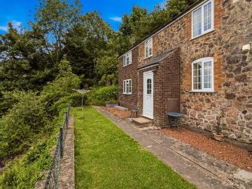 2 bedroom semi detached house to rent