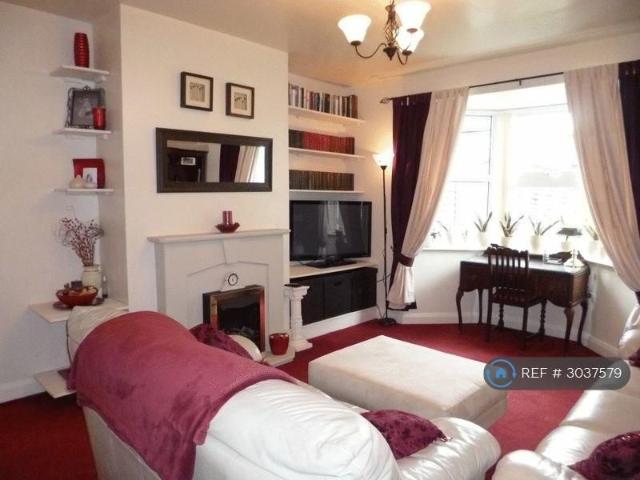 2 bedroom semi detached house to rent