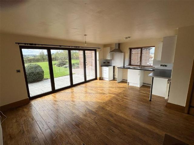 2 bedroom semi detached house to rent
