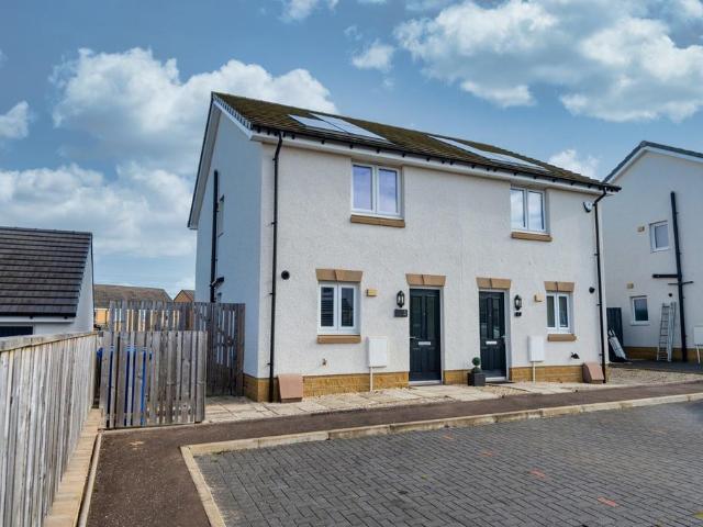 2 bedroom semi detached house to rent