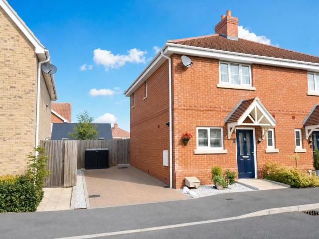 2 bedroom semi detached house to rent