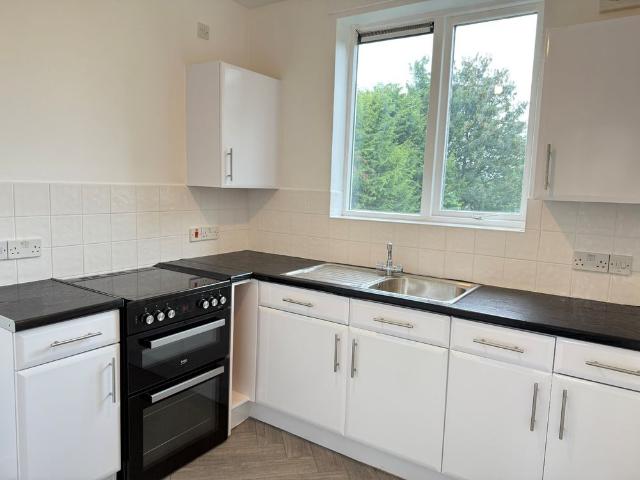 2 bedroom semi detached house to rent