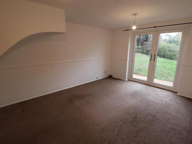 2 bedroom semi detached house to rent