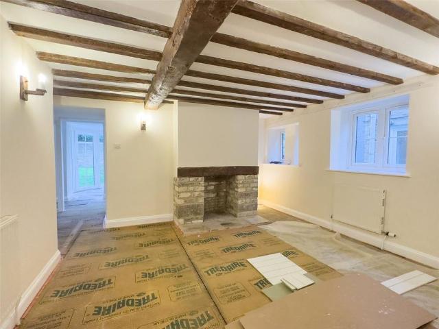 2 bedroom semi detached house to rent
