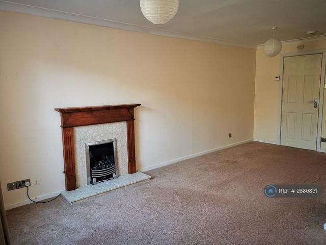 2 bedroom semi detached house to rent