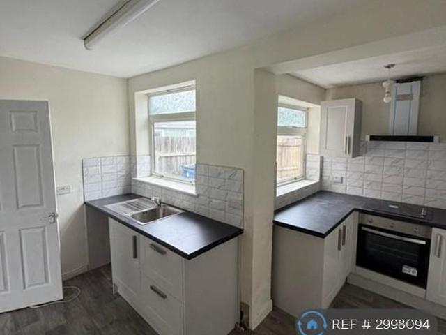 2 bedroom semi detached house to rent