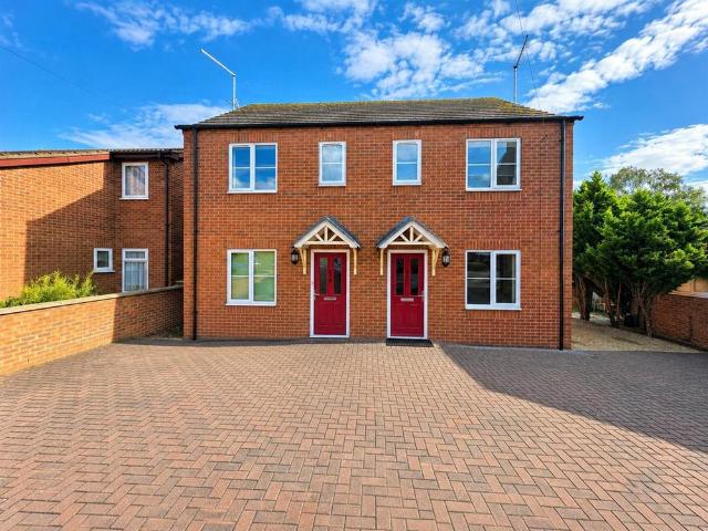 2 bedroom semi detached house to rent