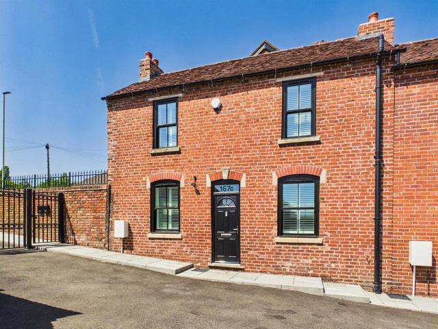 2 bedroom semi detached house to rent