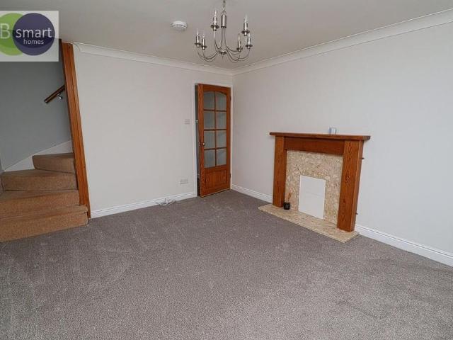 2 bedroom semi detached house to rent