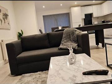 Ashton upon Mersey, M33 - Garden, Swimming pool