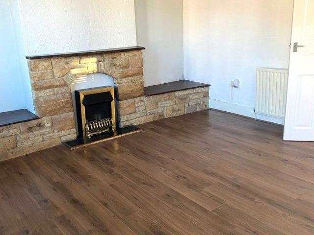 2 bedroom semi detached house to rent