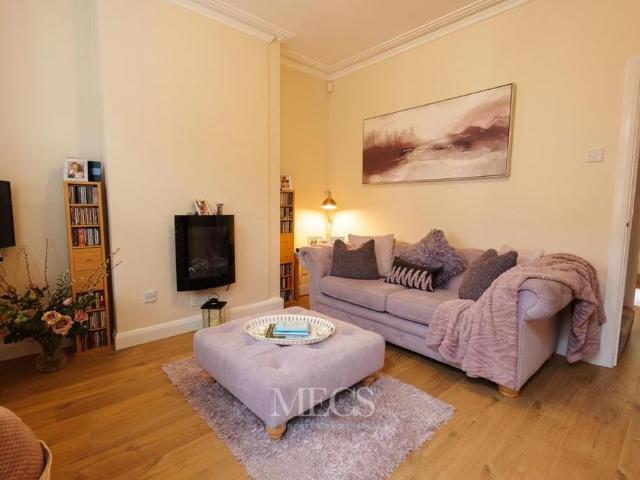 2 bedroom semi detached house to rent