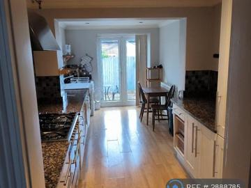 2 bedroom semi detached house to rent