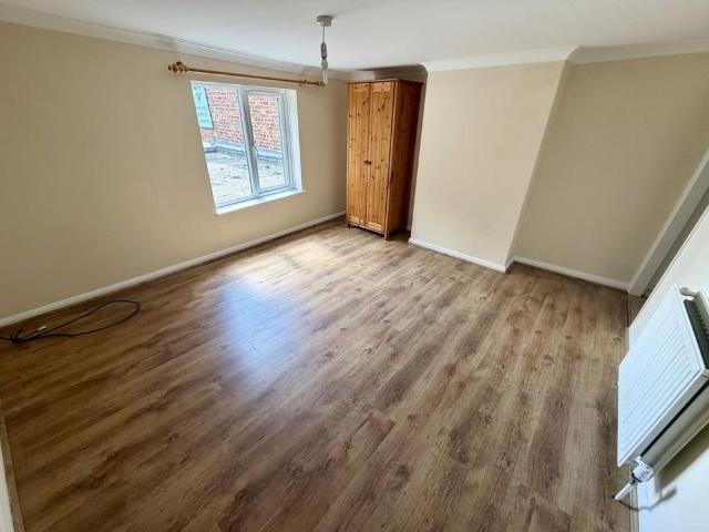 2 bedroom semi detached house to rent