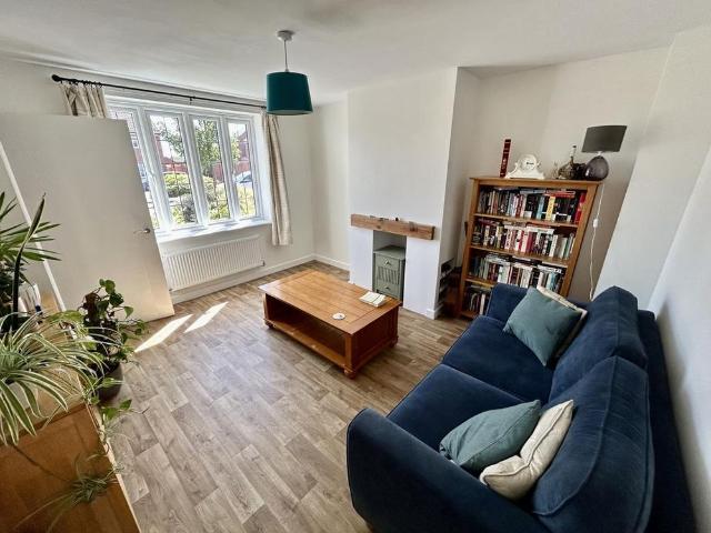 2 bedroom semi detached house to rent