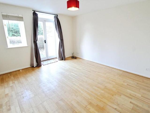 2 bedroom semi detached house to rent