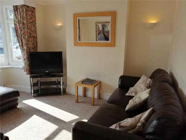 2 bedroom semi detached house to rent
