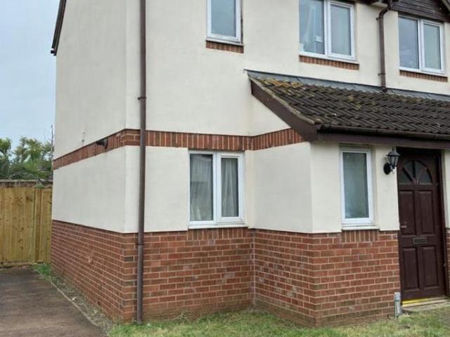 2 bedroom semi detached house to rent